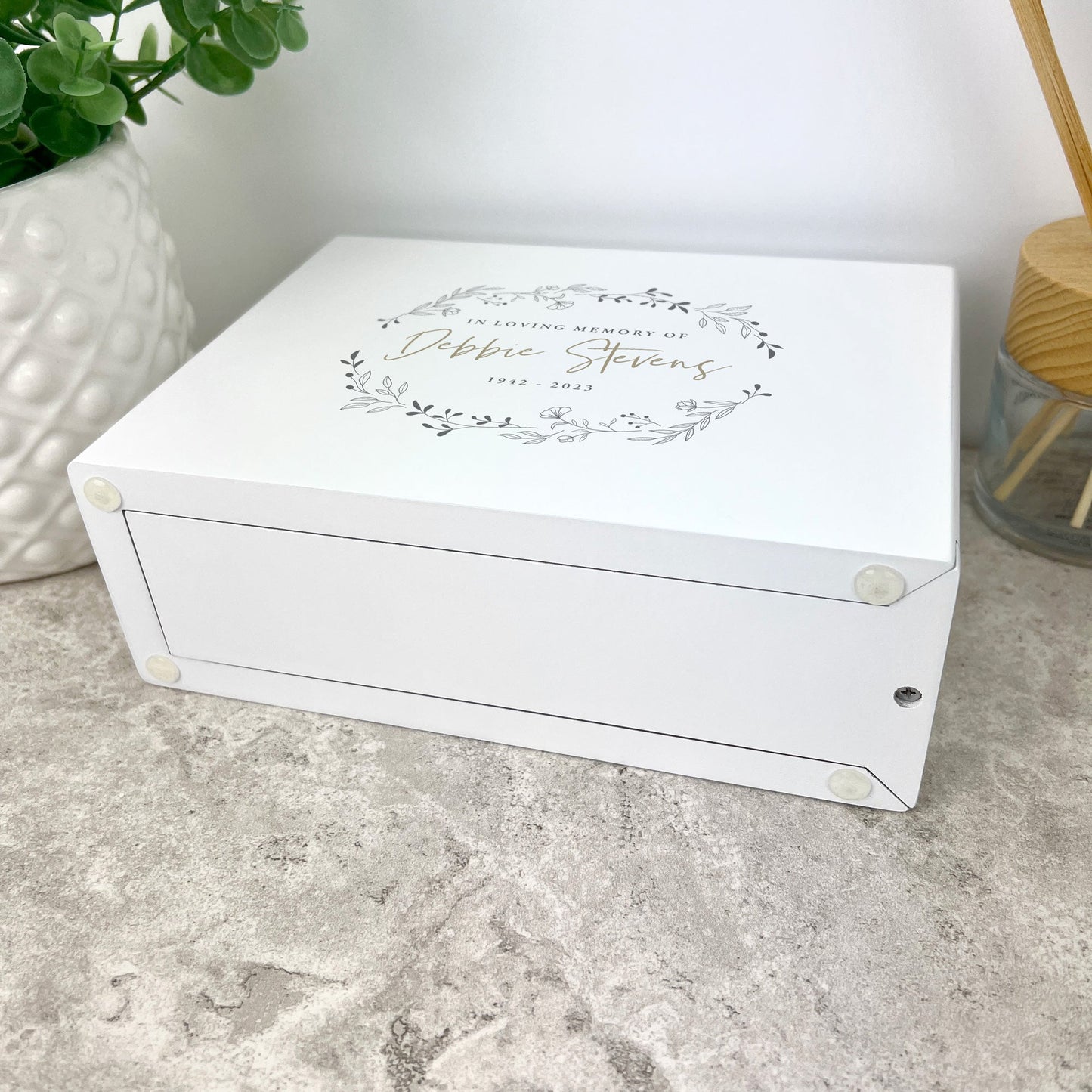 Personalised Wreath Cremation Urn For Ashes | 1.09 Litres